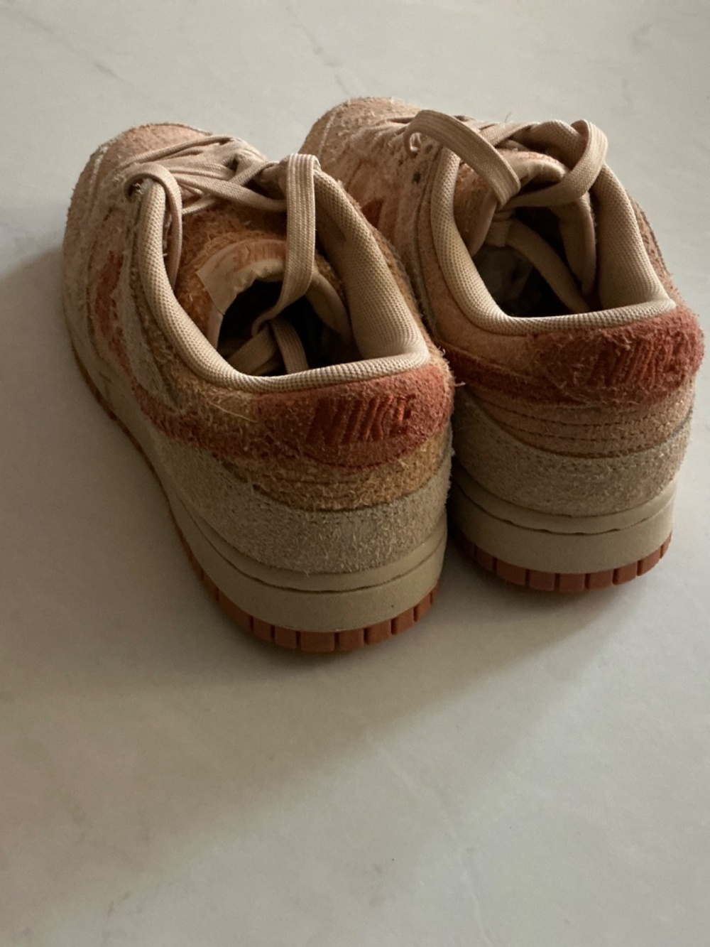 Sneakers - Picture 4 of 4